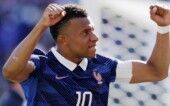 Kylian Mbappé comemora a vitória da França sobre Senegal pela Copa do Mundo de 2026, no estádio New York/New Jersey, em East Rutherford, Nova Jersey