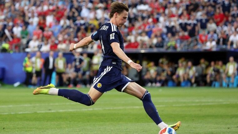Scott McTominay, da Escócia, finaliza durante a partida contra o Marrocos pela fase de grupos da Copa do Mundo de 2026, no Boston Stadium, em Foxborough, Massachusetts (EUA), em 19/06