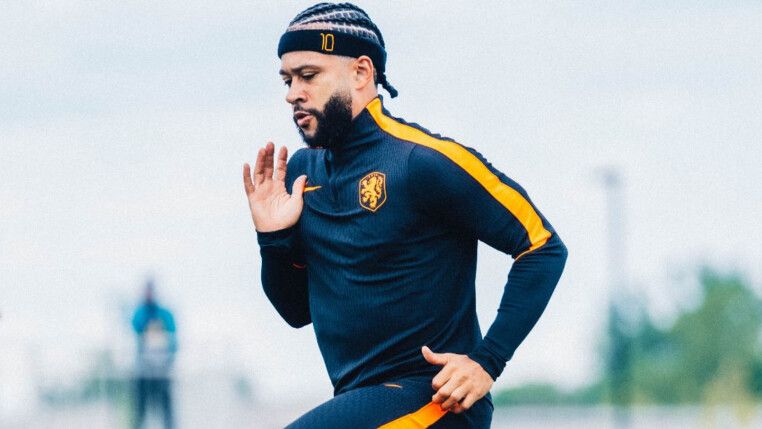 Memphis Depay em treino da Holanda na Copa do Mundo