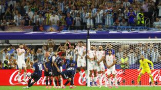 Soccer Football - FIFA World Cup 2026 - Group J - Jordan v Argentina - Dallas Stadium, Arlington, Texas, U.S. - June 27, 2026 Argentina's Lionel Messi scores their third goal from a free kick REUTERS/Kai Pfaffenbach TPX IMAGES OF THE DAY
