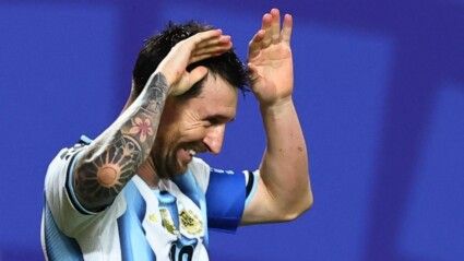 nel Messi, da Argentina, comemora após marcar o terceiro gol da equipe.
