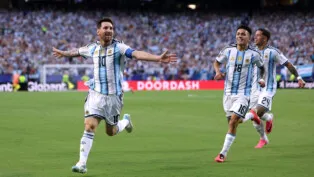 Lionel Messi comemora gol contra Argélia na Copa do Mundo