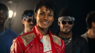 Jaafar Jackson carcaterizado como Michael Jackson na cinebiografia do cantor