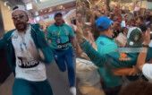 Sósia de Neymar causa tumulto em shopping dos EUA