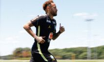 Neymar treina com a seleção brasileira pela primeira vez nos EUA
