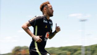Neymar treina com a seleção brasileira pela primeira vez nos EUA