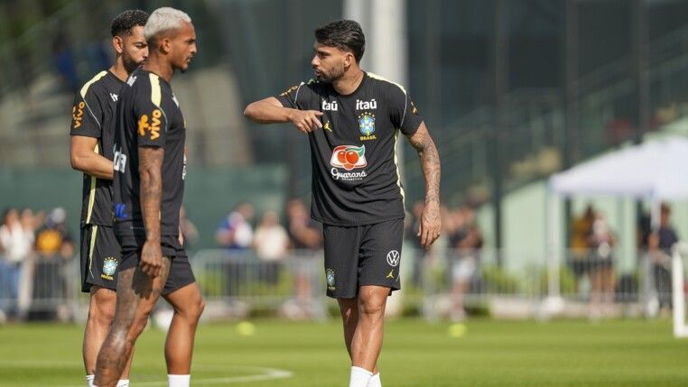 Paquetá, Wesley e Matheus Cunha no treino da seleção em Nova Jersey