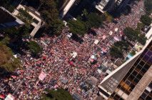 Parada LGBT+ na avenida Paulista, em São Paulo