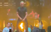 Romário dançando no palco de balada em Miami após vitória da Seleção