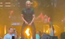 Romário dançando no palco de balada em Miami após vitória da Seleção