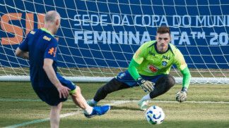 Taffarel prepara Bento durante treino da Seleção Brasileira
