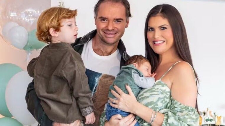 Thor Batista e Lunara Campos comemoram primeiro mês do filho caçula, Liam