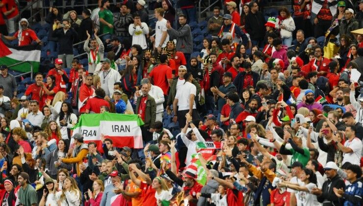 Torcida do Irã na partida da Copa 2026 contra o Egito, em Seattle
