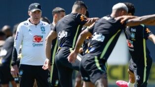 Ancelotti comanda treino da Seleção em Nova Jersey