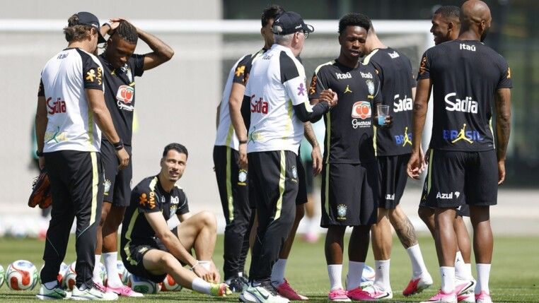 Seleção Brasileia treina no CT do RedBull en New JErsey nessa sexta-feir6a 05/0