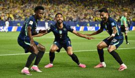 Vini Jr., Matheus Cunha e Lucas Paquetá comemoram gol do Brasil contra o Haiti na Copa do Mundo 2026