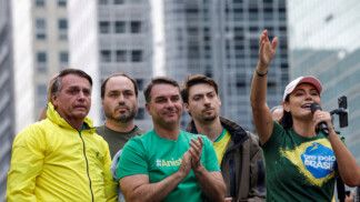 Estratégia do clã Bolsonaro mira sucessão e força no Congresso
