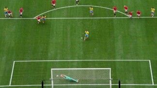 Bruno Guimarães bate e perde pênalti contra a Noruega