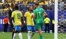 Futebol — Copa do Mundo da FIFA 2026 — oitavas de final — Brasil x Noruega — Estádio de Nova York–Nova Jersey, em East Rutherford, Nova Jersey, EUA — 05/07/2026. Neymar Jr., do Brasil, reage ao lado do goleiro Ørjan Nyland, da Noruega, após a partida.