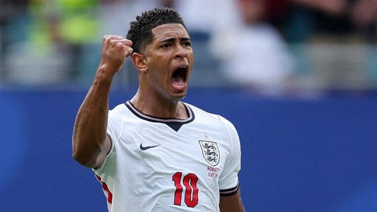 Jude Bellingham comemora gol da Inglaterra contra a Noruega nas quartas da Copa do Mundo