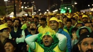Soccer Football - FIFA World Cup 2026 - Round of 16 - Brazil v Norway - Fans gather in Sao Paulo - Sao Paulo, Brazil - July 5, 2026 Brazil fans react as they watch the match in Sao Paulo REUTERS/Tuane Fernandes