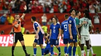 Soccer Football - FIFA World Cup 2026 - Round of 32 - Portugal v Croatia - Toronto Stadium, Toronto, Canada - July 2, 2026 Referee Espen Eskas signals no goal after a VAR review of a goal scored by Croatia's Josko Gvardiol REUTERS/Dylan Martinez