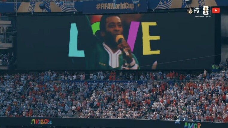Pelé no telão do MetLife