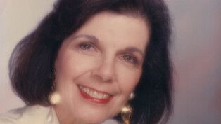 Mary Jo Campbell, mãe de Kris Jenner, morreu aos 91 anos