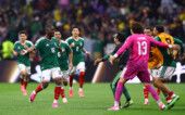 Soccer Football - FIFA World Cup 2026 - Round of 32 - Mexico v Ecuador - Estadio Azteca, Mexico City, Mexico - June 30, 2026 Mexico's Julian Quinones celebrates scoring their first goal with teammates REUTERS/Raquel Cunha