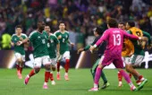 FIFA World Cup 2026 - Round of 32 - Mexico v Ecuador Soccer Football - FIFA World Cup 2026 - Round of 32 - Mexico v Ecuador - Estadio Azteca, Mexico City, Mexico - June 30, 2026 Mexico's Julian Quinones celebrates scoring their first goal with teammates REUTERS/Raquel Cunha