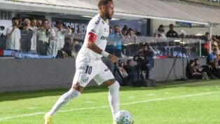 SP - BRASILEIRÃO/SANTOS X CHAPECOENSE - ESPORTES - O atacante Neymar durante a partida entre Santos e Chapecoense válida pelo Campeonato Brasileiro, na Vila Belmiro, em Santos neste sábado, 25 de julho de 2026. 25/07/2026 - Foto: THEO DAOLIO/MODUSFOCUS/ESTADÃO CONTEÚDO