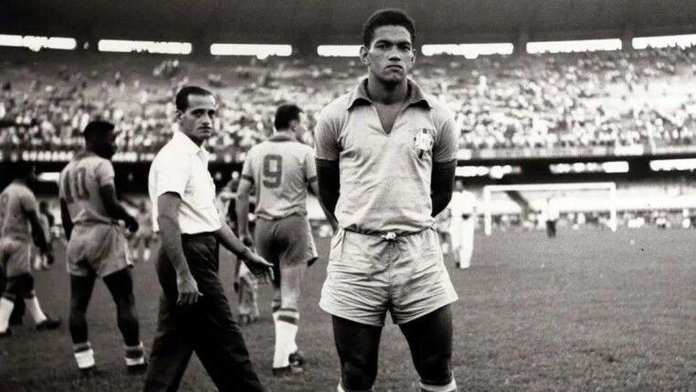 NYT publica obituário de Garrincha com atraso de 43 anos