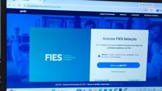Site aberto em computador