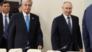 Russian President Vladimir Putin and Kazakh President Kassym-Jomart Tokayev attend the 22nd Russia–Kazakhstan Interregional Cooperation Forum in Omsk, Russia, July 25, 2026. Sputnik/Sergei Savostyanov/Pool via REUTERS ATTENTION EDITORS - THIS IMAGE WAS PROVIDED BY A THIRD PARTY.