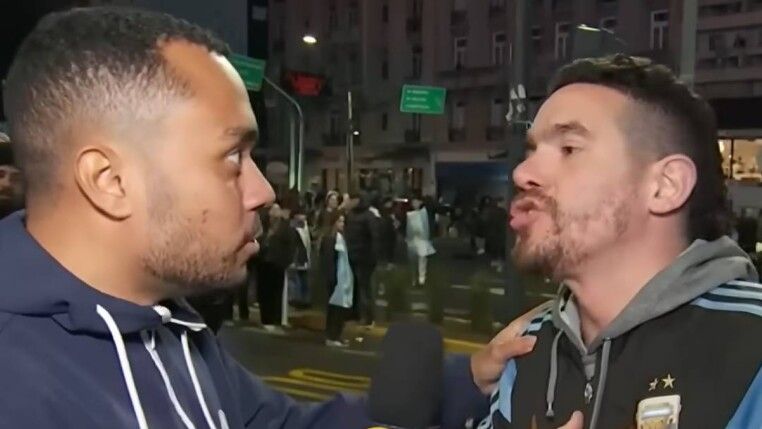 O repórter William Talles, da Band, sofre racismo em Buenos Aires