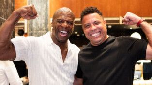 Terry Crews tieta Ronaldo nos Estados Unidos