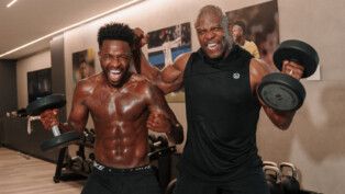 Vini Jr. e Terry Crews treinam juntos