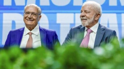 03.03.2026 - Vice-Presidente da República e Ministro do Desenvolvimento, Indústria, Comércio e Serviços, Geraldo Alckmin e o Presidente da República, Luiz Inácio Lula da Silva, durante a abertura da 2º Conferência Nacional do Trabalho, no Teatro Celso Furtado. São Paulo - SP