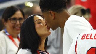Ashlyn Castro e Jude Bellingham se beijam na Copa do Mundo 2026