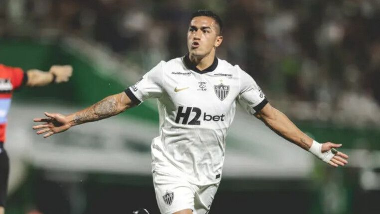 foto mostra jogador cuello, do galo
