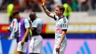 Futebol — Copa do Mundo da FIFA 2026 — quartas de final — Espanha x Bélgica — Estádio de Los Angeles, Inglewood, Califórnia, EUA — 10/07/2026. Kevin De Bruyne, da Bélgica, demonstra decepção após a partida, que terminou com a eliminação da seleção belga da Copa do Mundo.