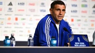 Futebol — Copa do Mundo da FIFA 2026 — coletiva de imprensa da Argentina — Javits Center, Nova York, Nova York, EUA — 17/07/2026. Emiliano Martínez, da Argentina, durante entrevista coletiva.