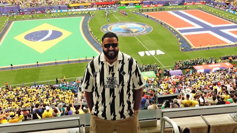 DJ Khaled no jogo Brasil x Noruega