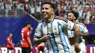 Futebol — Copa do Mundo da FIFA 2026 — oitavas de final — Argentina x Egito — Estádio de Atlanta, Atlanta, Geórgia, EUA — 07/07/2026. Enzo Fernández, da Argentina, comemora após marcar o terceiro gol da equipe.