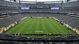 Vista geral do interior do MetLife Stadium, em East Rutherford, Nova Jersey (EUA), antes da entrevista coletiva do Grupo de Estudos Técnicos da Fifa na véspera da final da Copa do Mundo de 2026.