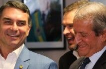 O Presidente Nacional do Partido Liberal Valdemar Costa Neto, recebe na Sede Nacional do PL em Brasília/ DF, o Pré-Candidato a Presidência da República, senador Flávio Bolsonaro (PL/ RJ)