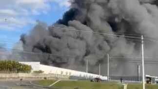 Incêndio destrói fábrica da Colcci em Itajaí após 15 horas de combate