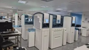 foto mostra laboratório municipal em BH