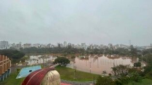 Rio Taquari Transborda em Lajeado (RS)