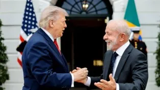 Trump e Lula se cumprimentam na Casa Branca